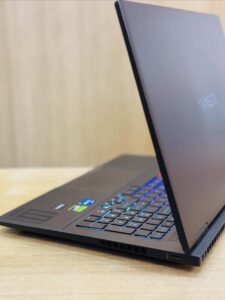 HP OMEN 15